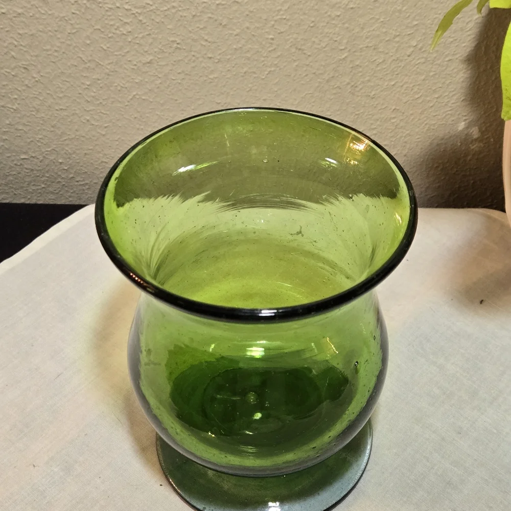 Elegant Green Vintage Crate And Barrel Blown Glass Vase/Hurricane.